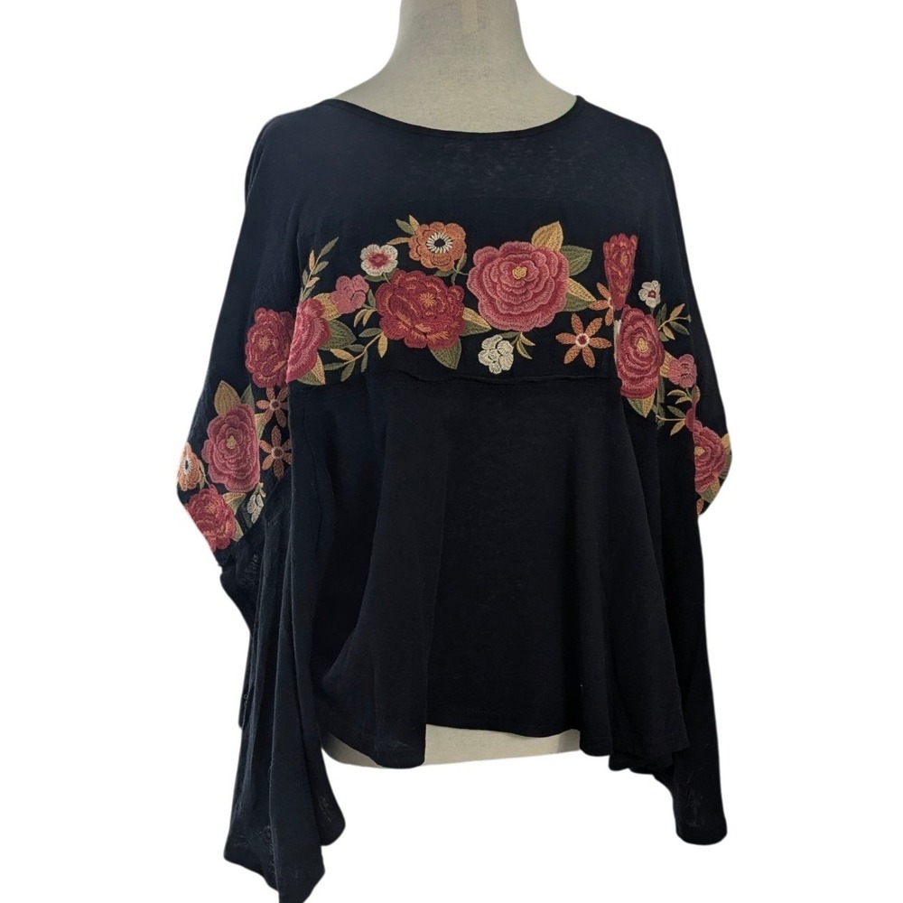 Savanna Jane Embroidered Floral Poncho Top Black Boho Peasant‎ Blouse S/M